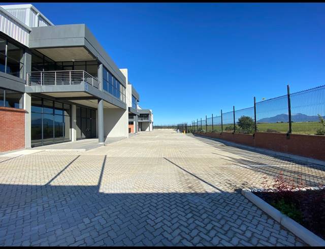 863M² WAREHOUSE TO LET IN GEORGE INDUSTRIAL